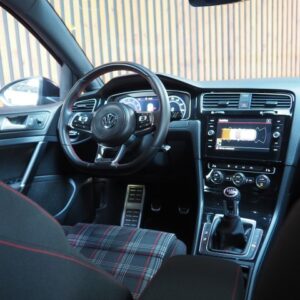 VOLKSWAGEN GOLF Hatchback 5 drs | ABC Exclusive