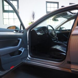 VOLKSWAGEN PASSAT Sedan 4 drs | ABC Exclusive