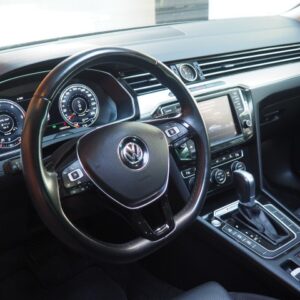 VOLKSWAGEN PASSAT Sedan 4 drs | ABC Exclusive