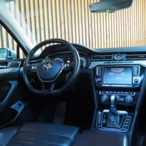 VOLKSWAGEN PASSAT Sedan 4 drs | ABC Exclusive